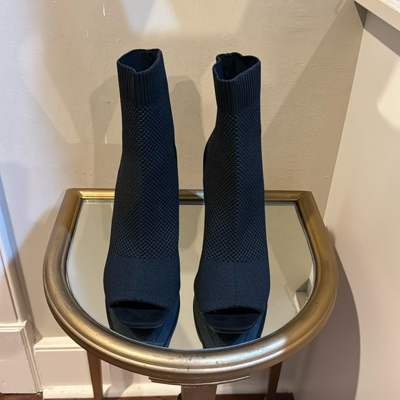 Peep toe bootie - Picture 2 of 6